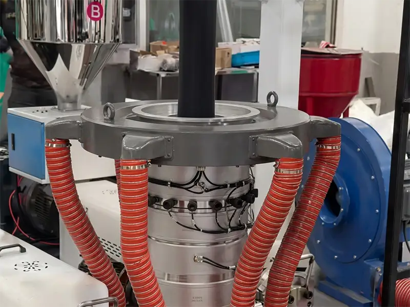 Co-extrusion die head for ABA multi-layer film blowing machine